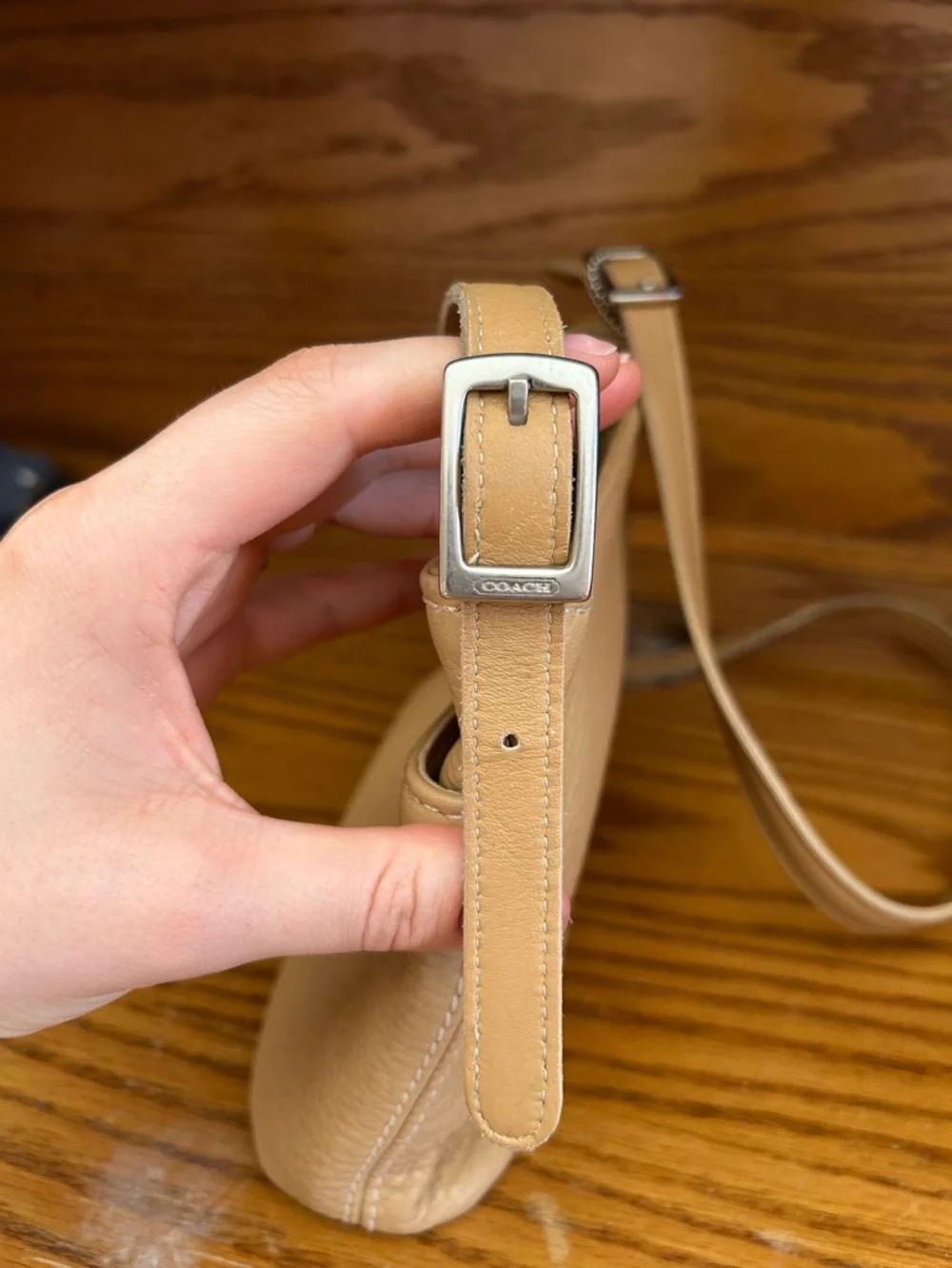 Women's Vintage Coach Hudson Small Zip Light Tan Pebbled Leather Crossbody Bag